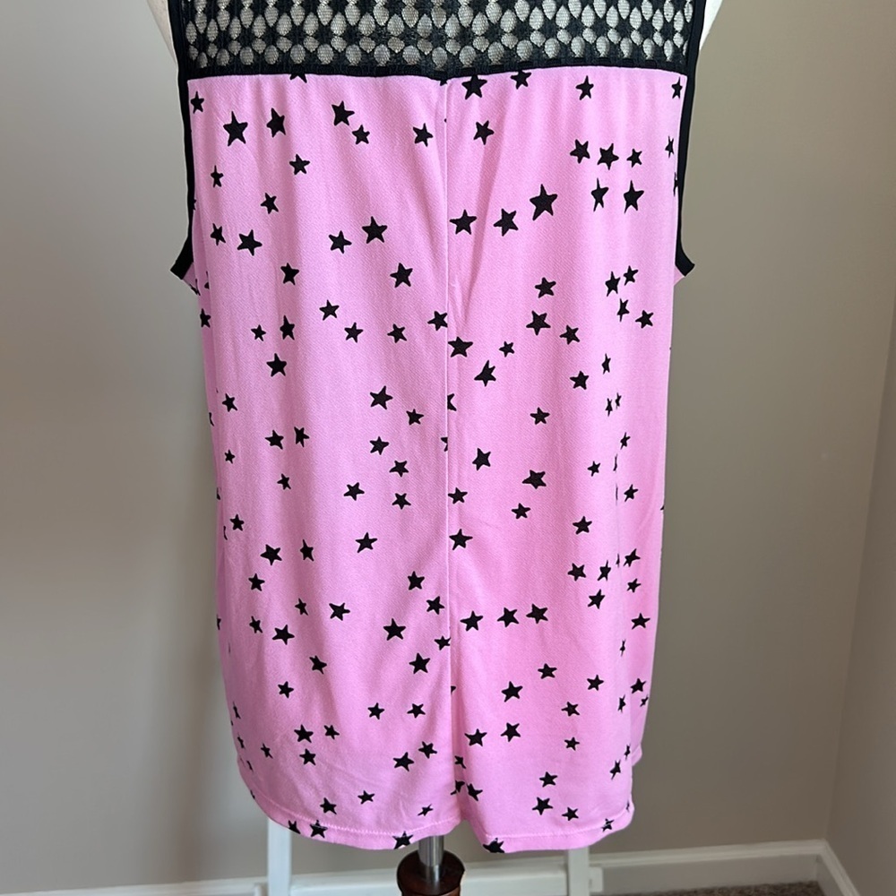 Elle Sleeveless Pink Top with Black Star and Top Lace Design Size Large in GUC - Picture 16 of 17